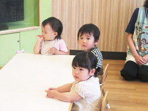 保育園の園児たち